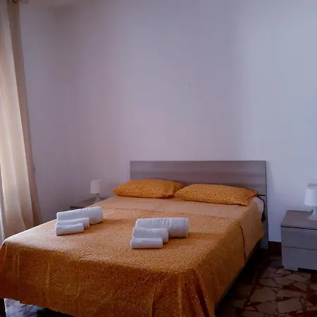 Rosaria Villa Torre Suda